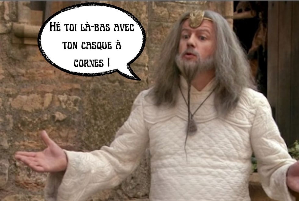 Kaamelott : tu vas au rassemblement du corbeau si tu complètes ces 10 répliques de Merlin