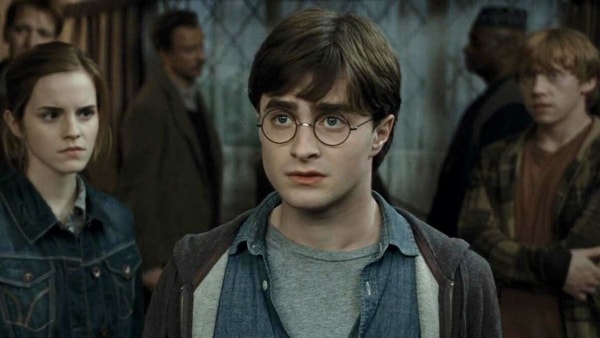 hermione-granger-ron-weasley-harry-potter-et-les-reliques-de-la-mort-partie-1