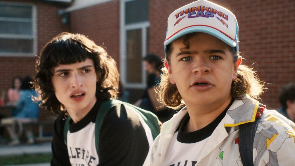 Mike Wheeler (Finn Wolfhard) et Dustin Henderson (Gaten Matarazzo) dans Stranger Things.