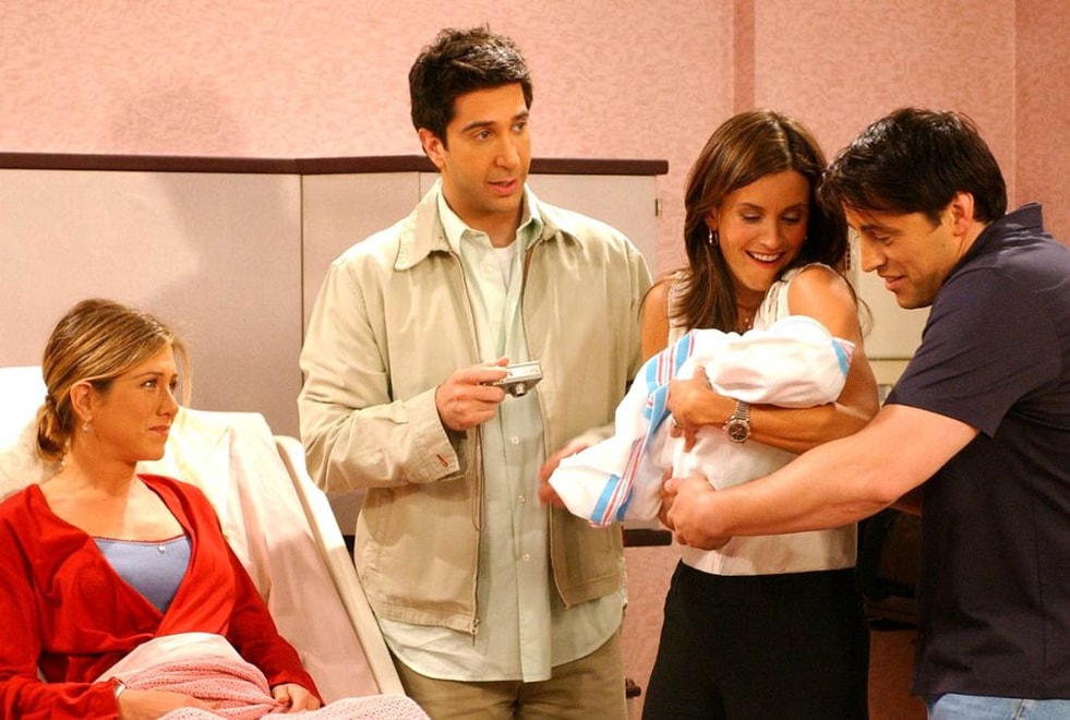 Friends : « C’était terrible… », quel drame vécu par Courteney Cox a gâché l’épisode de l’accouchement de Rachel ?