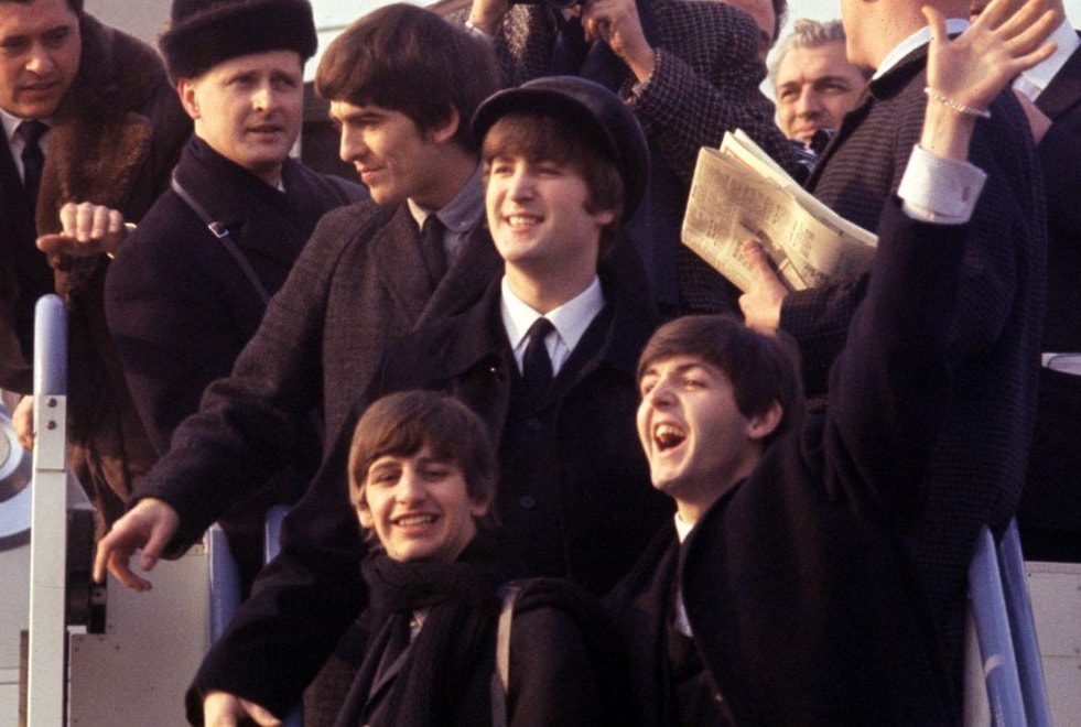 Les quatre films sur les Beatles vont sortir le même mois ! Quels acteurs vont incarner les membres du groupe ?