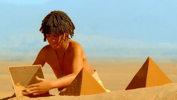 max-chabat-le-fils-dalain-chabat-dans-asterix-et-obelix-mission-cleopatre