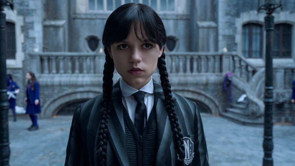 Jenna Ortega dans la saison 2 de la série Mercredi sur Netflix.