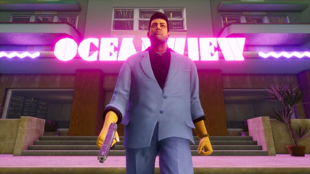 Claude Speed sortant d'un club dans le jeu vidéo Grand Theft Auto III – The Definitive Edition