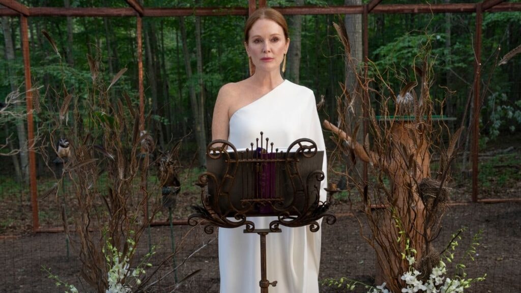 Michaela (Julianne Moore) dans Sirens