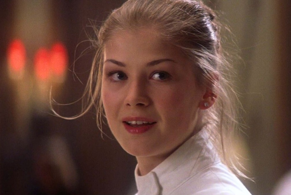 Meurs un autre jour : à quoi ressemble la James Bond girl Miranda Frost aujourd’hui ?