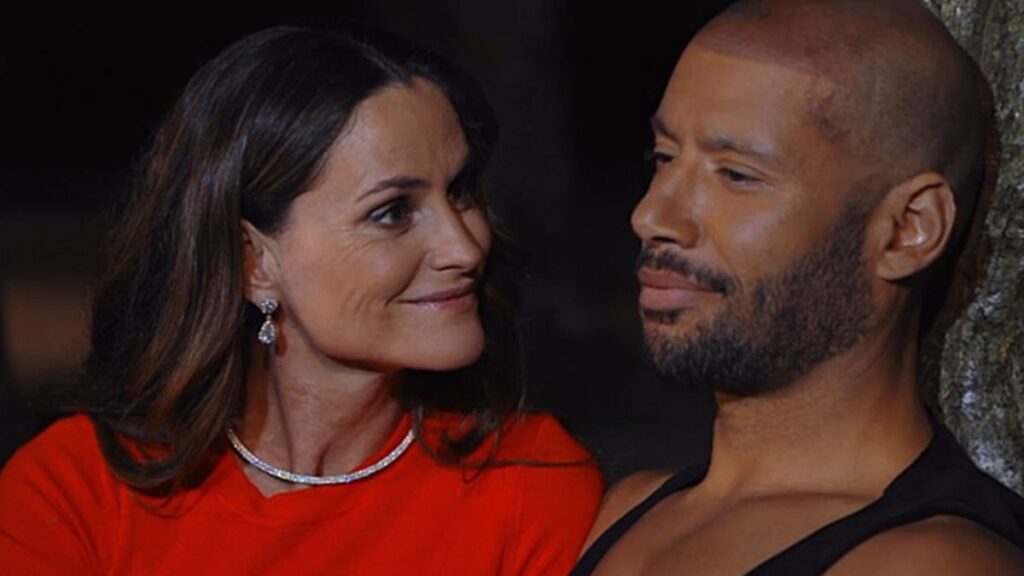 Ingrid (Carole Dechantre) et Antoine (Xavier Delarue) dans Les Mystères de l'Amour.