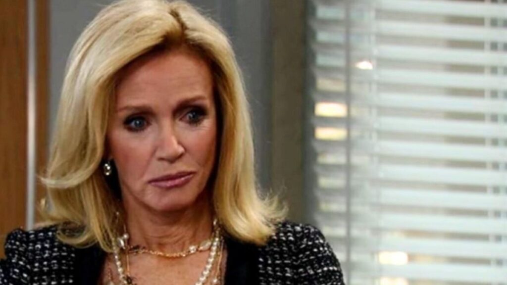 Madeline Reeves (Donna Mills) dans Hôpital Central.