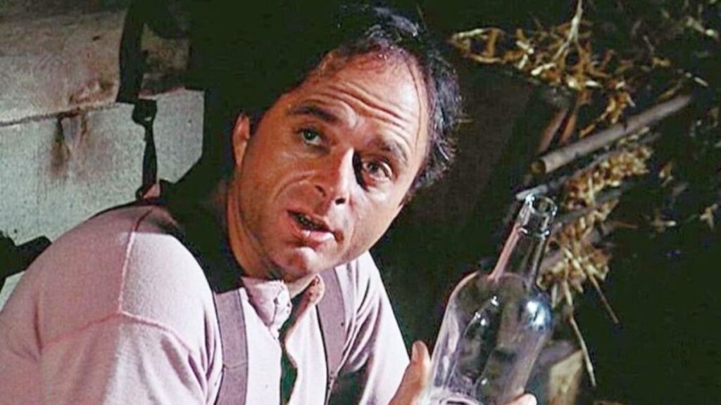 John Stewart dans La Petite Maison dans la Prairie, acteur Harris Yulin