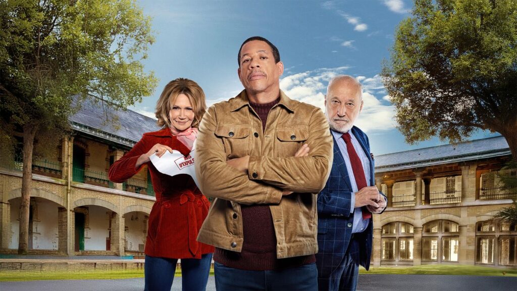 JoeyStarr, Clémentine Célarié et François Berléand dans la saison 3 de la série Le Remplaçant sur TF1.