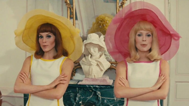 Les Demoiselles de Rochefort : « On s'engueulait, on se battait même beaucoup », Catherine Deneuve cash sur sa relation avec sa sœur Françoise Dorléac