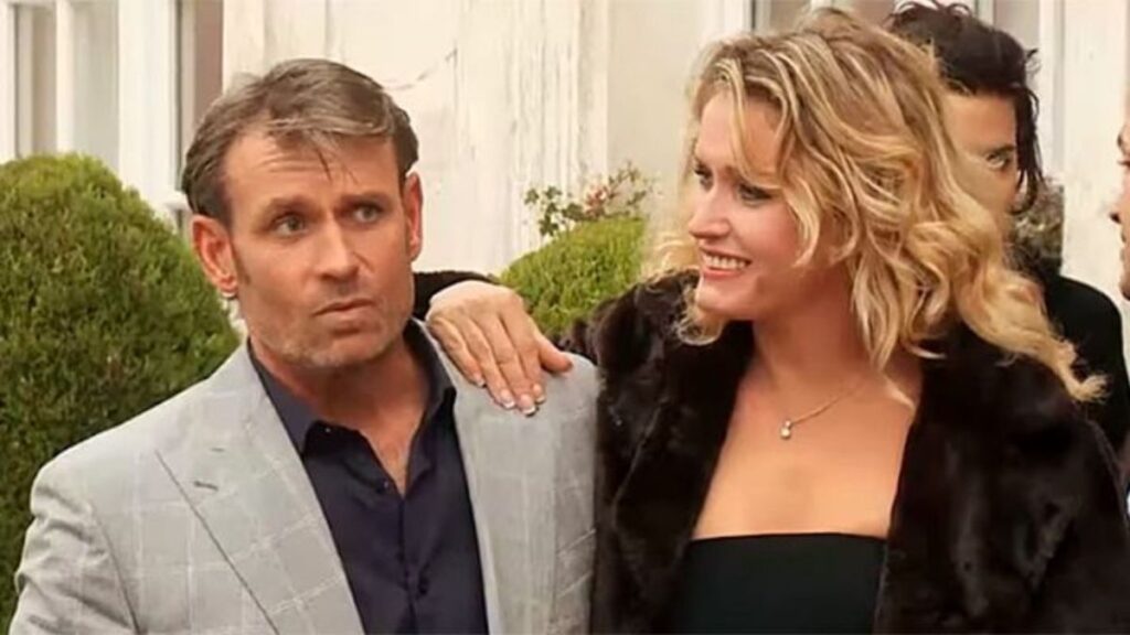 Jimmy (Tom Schacht) et Cynthia (Annette Schreiber) dans la série Les Mystères de l'Amour.