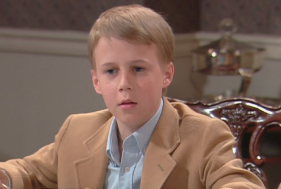 Une Nounou D’Enfer : à quoi ressemble Brighton, le fils de Maxwell Sheffield, aujourd’hui ?