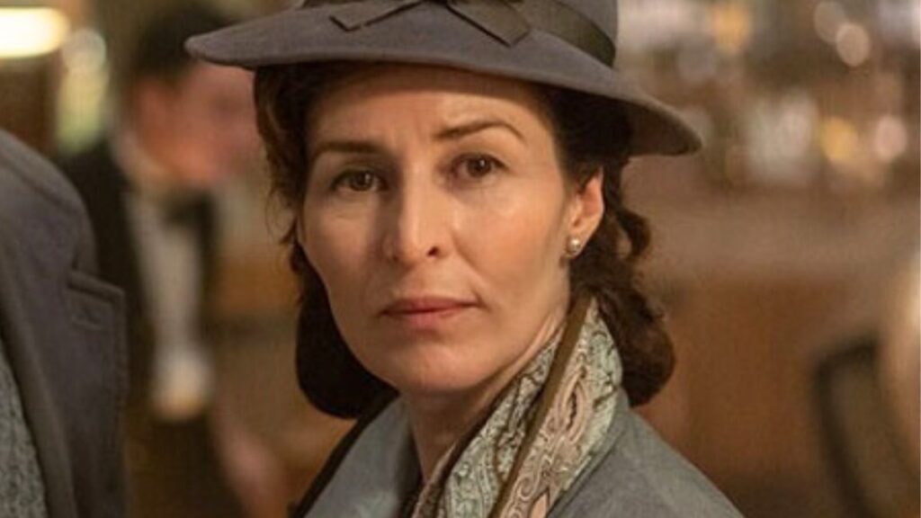 Agatha Christie (Helen Baxendale) dans la série La reine du crime présente