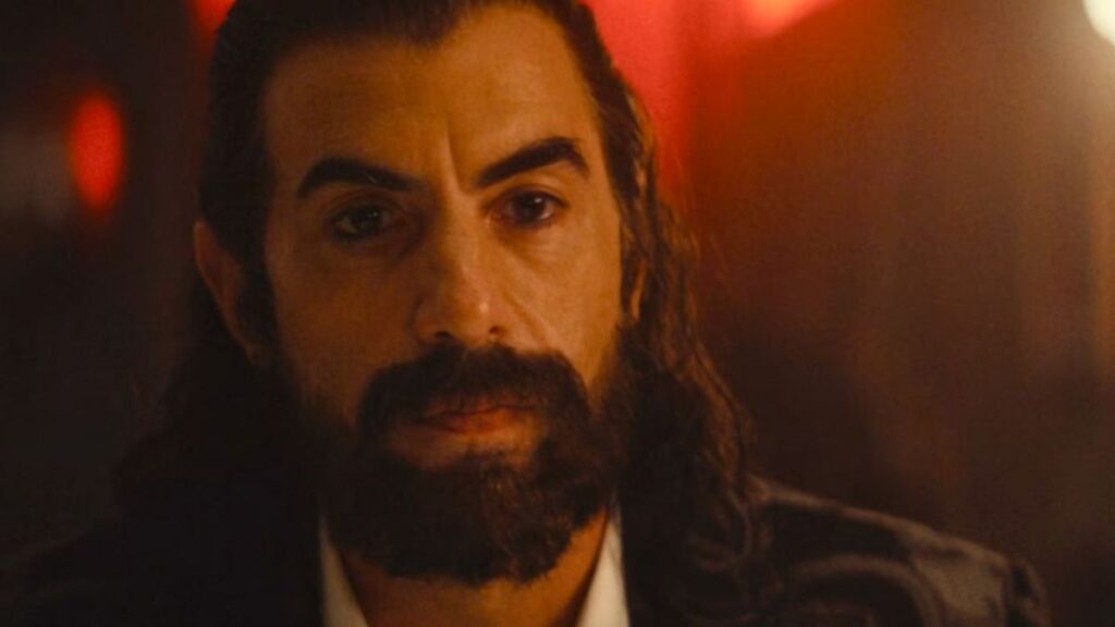 Méphisto, joué par Sacha Baron Cohen, dans la série Marvel Ironheart.