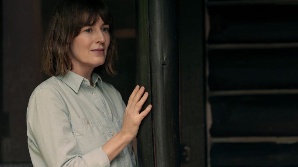 Jill (Rosemarie DeWitt) dans la série Une Nature sauvage