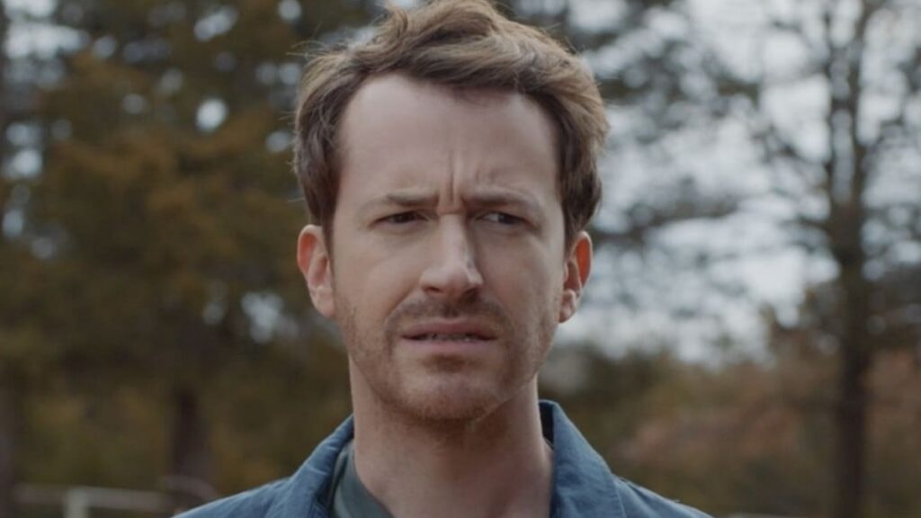 Joseph Mazzello dans Unexpected