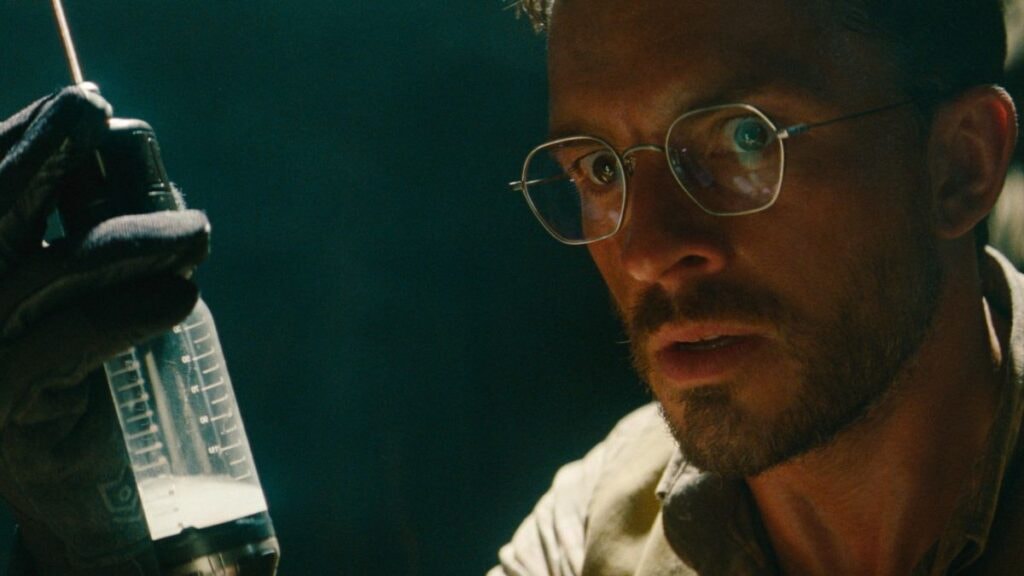 Henry Loomis dans Jurassic World Renaissance