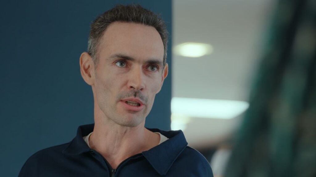 L'avocat dans la série Netflix Pêchés inavouables