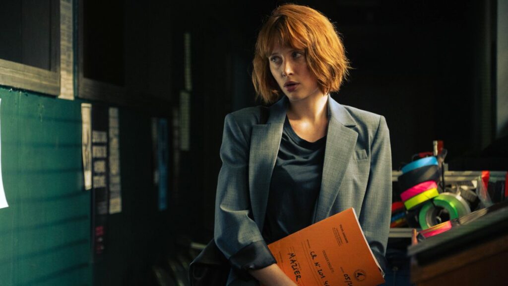 Marion est jouée par Claire Romain dans la série Soleil Noir sur Netflix.