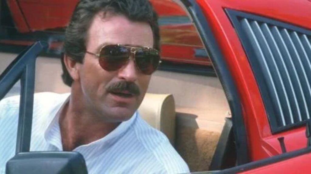 Tom Selleck est Thomas Magnum dans Magnum
