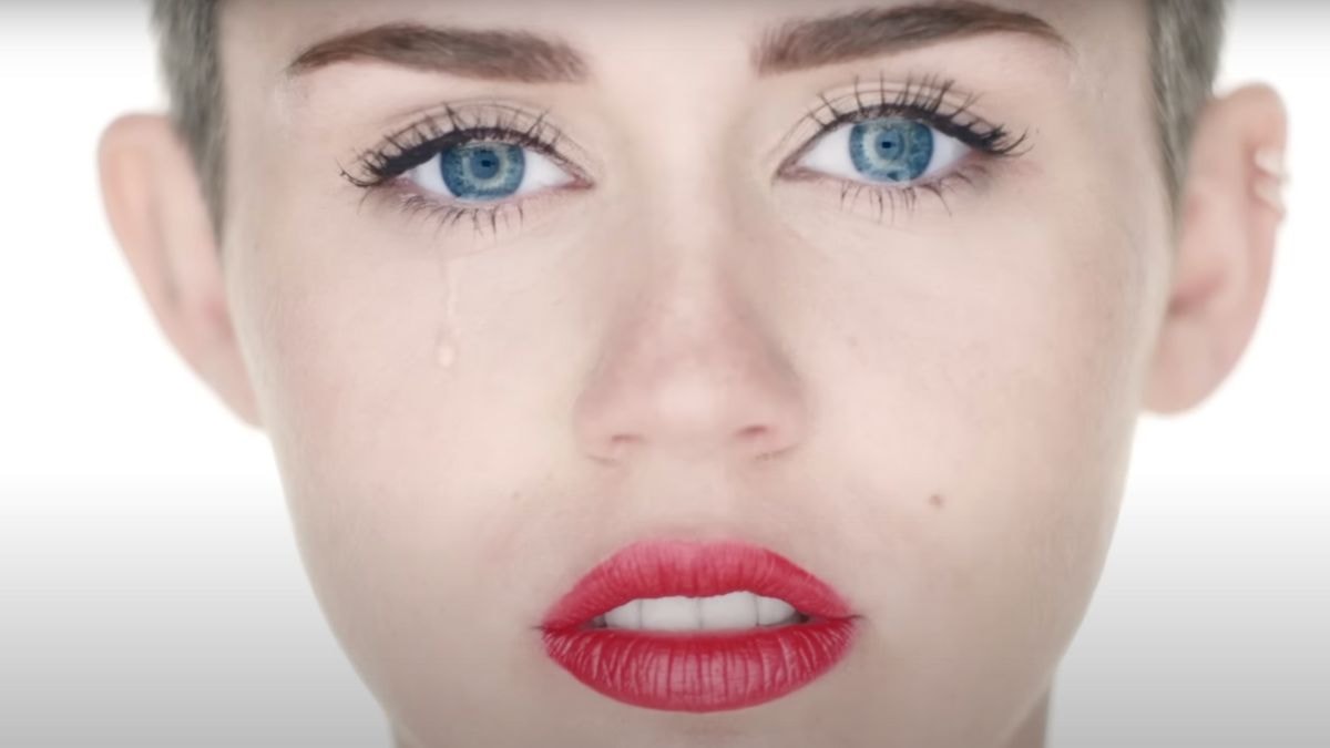 Wrecking Ball - Miley Cyrus 