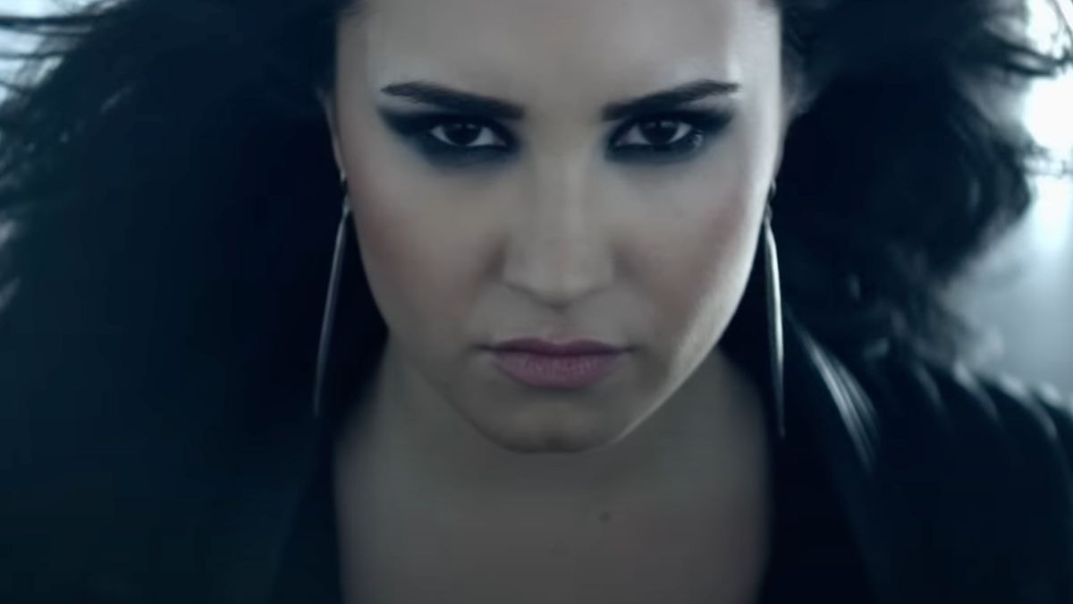 Heart Attack - Demi Lovato 