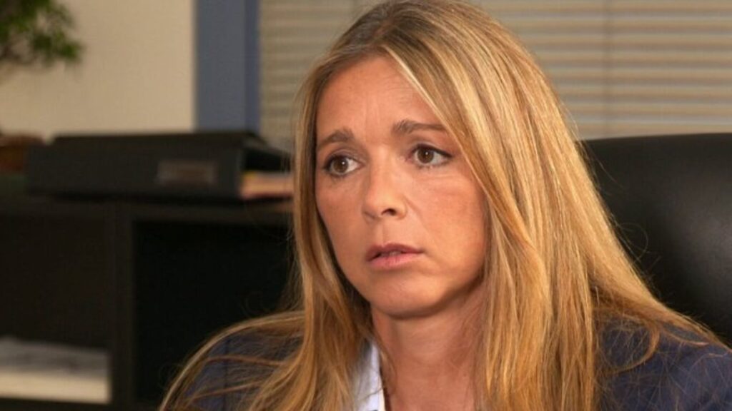 Hélène Girard (Hélène Rollès) dans Les Mystères de l'Amour.
