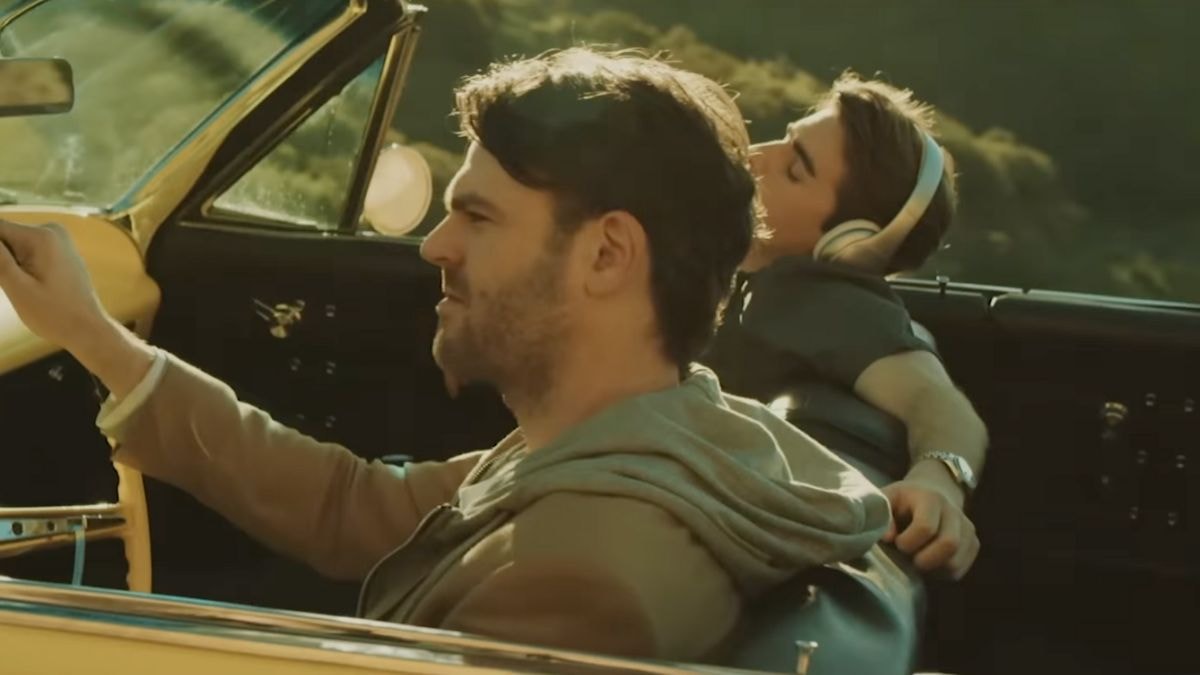 Don't Let Me Down - The Chainsmokers