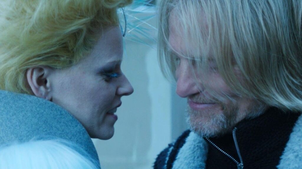 Woody Harrelson et Elizabeth Banks dans Hunger Games la révolte