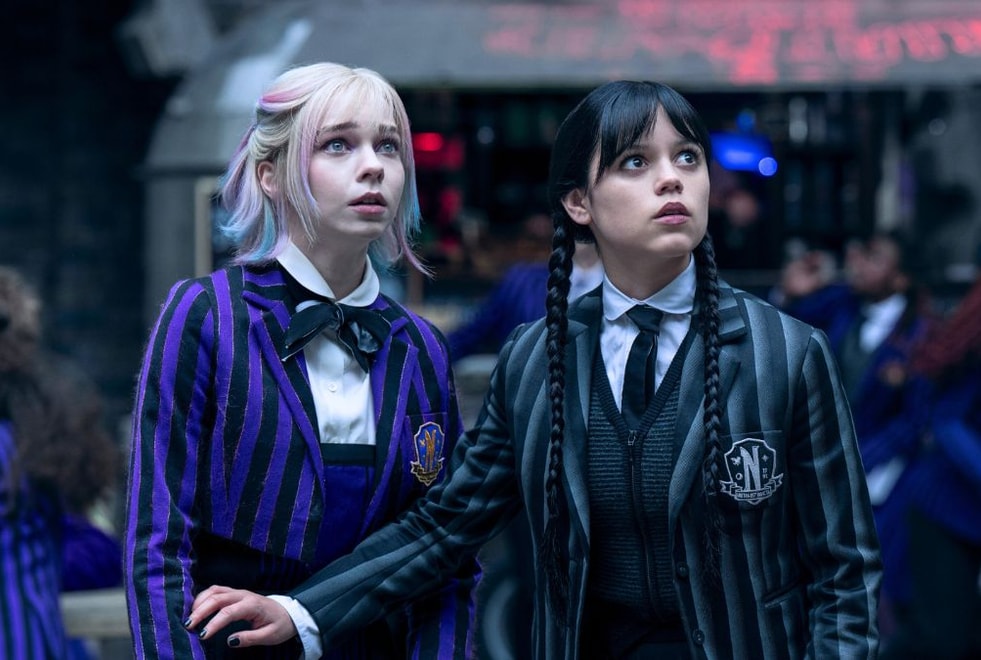 Sondage : le match ultime, tu préfères Mercredi Addams ou Enid Sinclair ?