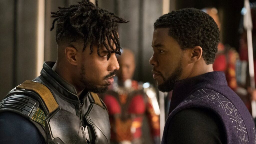 Chadwick Boseman et Michael B. Jordan dans le film Black Panther.