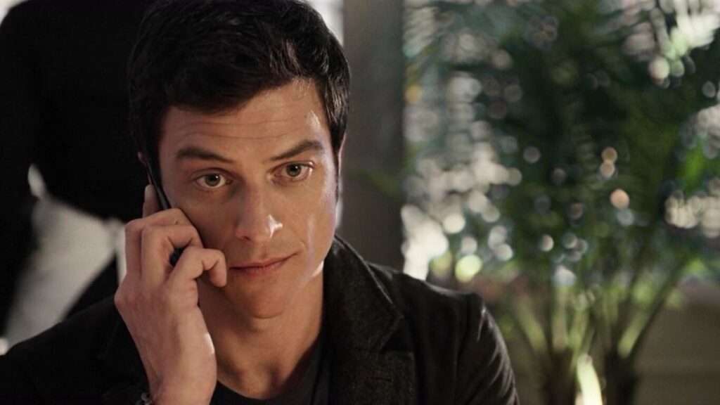 Steven Carrington dans le reboot de la série Dynastie.