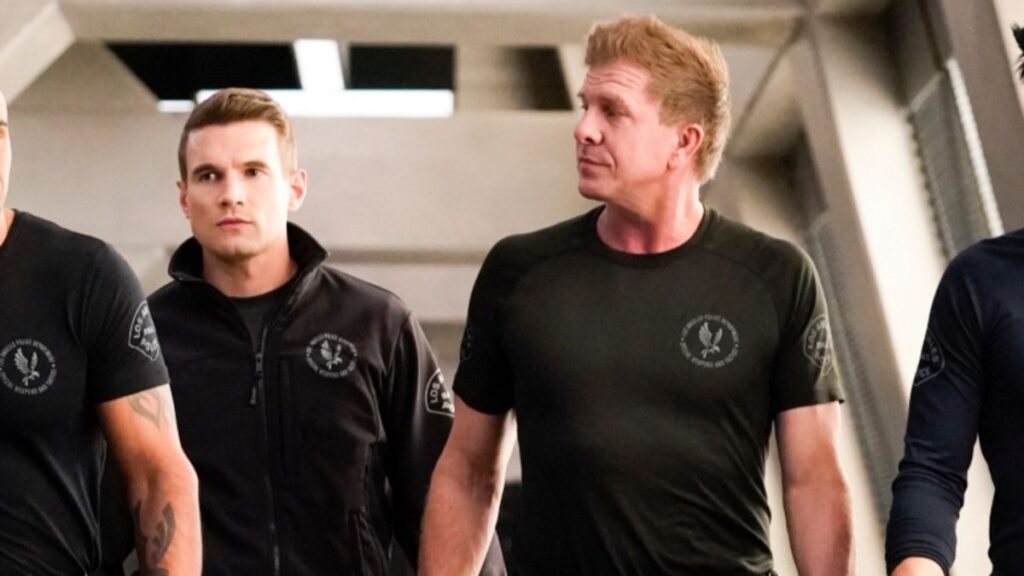Jim Street (Alex Russell) et Dominique Luca (Kenny Johnson) dans la série SWAT.