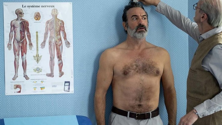 L'Homme qui rétrécit : le personnage de Jean Dujardin meurt-il ? Redevient-il grand ? La fin du film expliquée