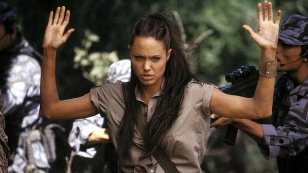 lara-croft-angelina-jolie