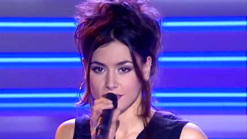 Olivia Ruiz lors du premier prime de la Star Academy en 2001.