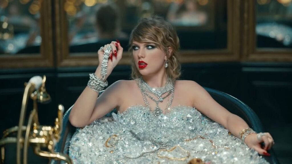 Taylor Swift dans son clip Look What You Made Me Do.