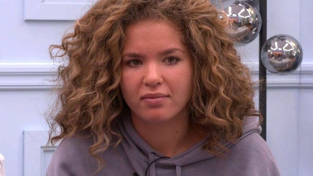 Léa Haddad de la Star Academy 2022.