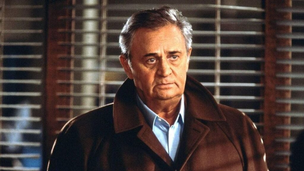 Roger Hanin dans la série culte Navarro sur TF1.