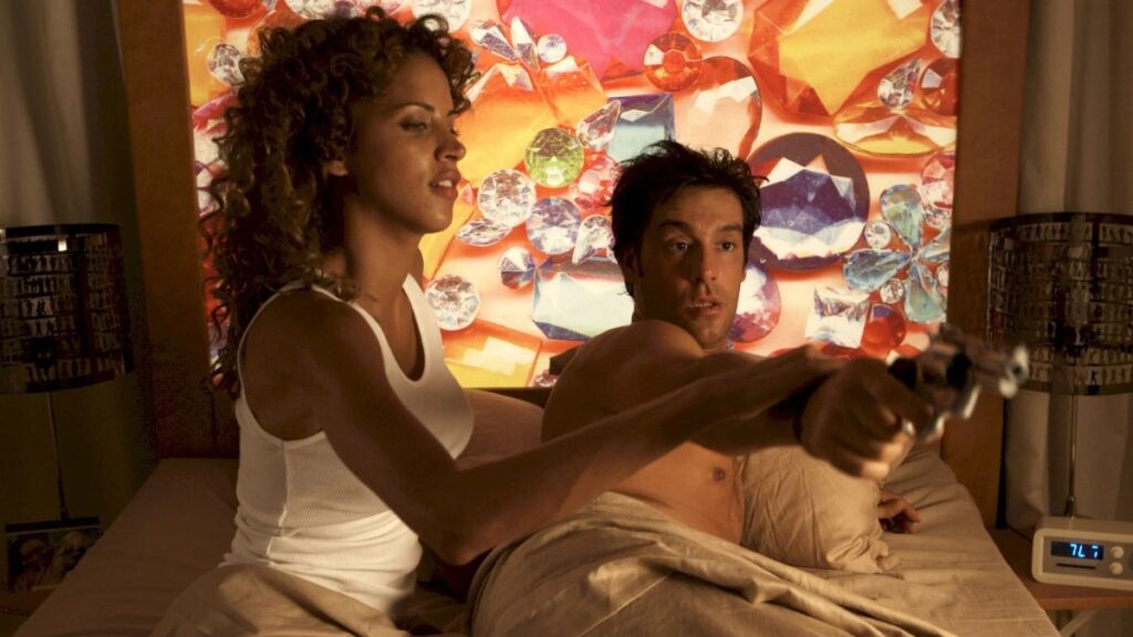 Noémie Lenoir et Titoff dans le film Gomez vs Tavarès.