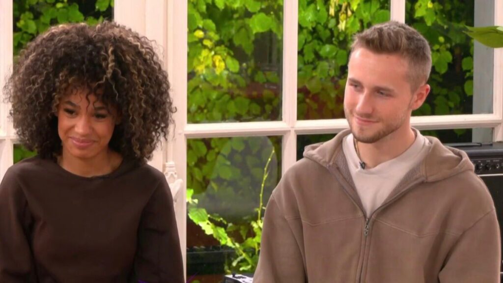 Léane et Théo L de la Star Academy 2025.