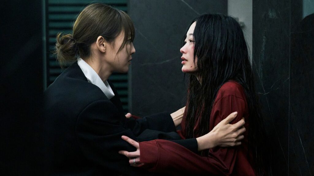 Les actrices Jeon So-nee et Lee You-mi dans la série Tu étais là sur Netflix.