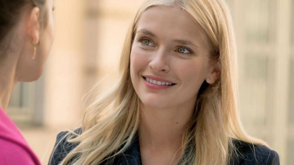 emily in paris camille razat netflix