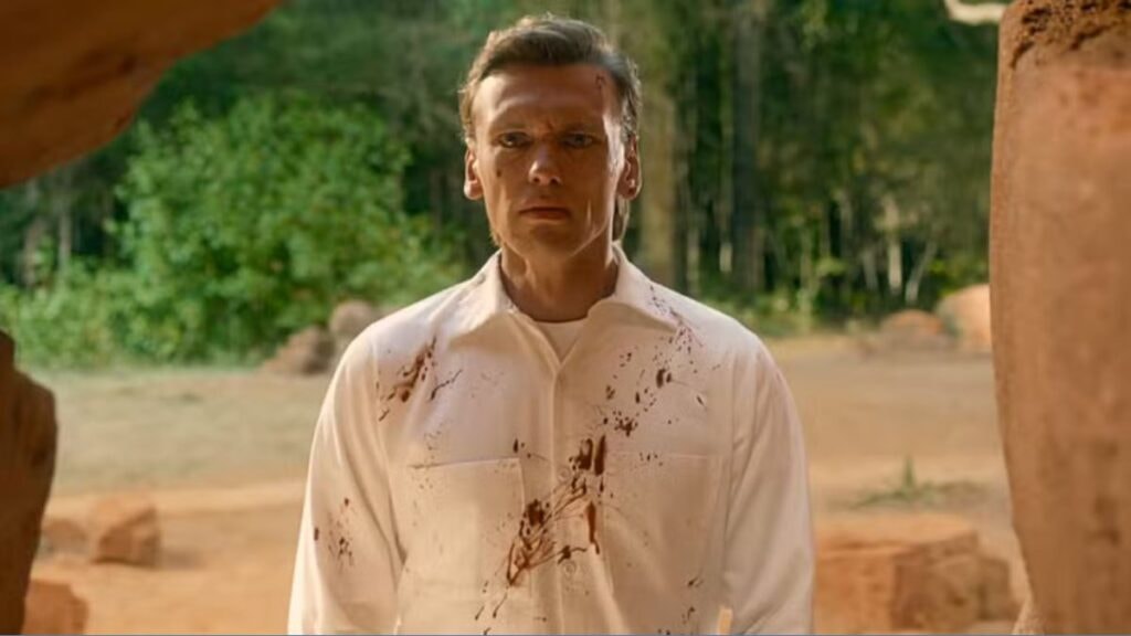 Henry Creel devant la grotte stranger things