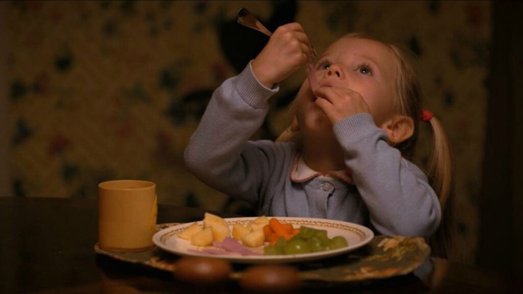 Holly dans saison 1, 2 et 3 Stranger Things