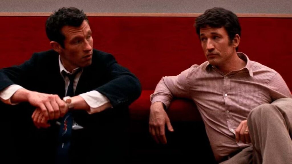 Callum Turner et Miles Teller dans le film Pour l'Éternité