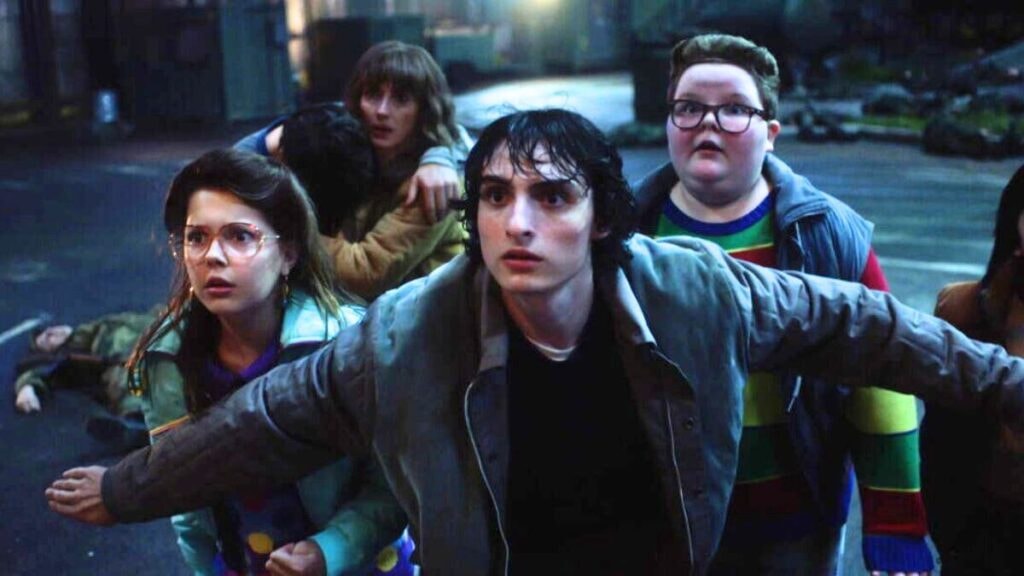 Mike, Joyce et Will dans Stranger Things