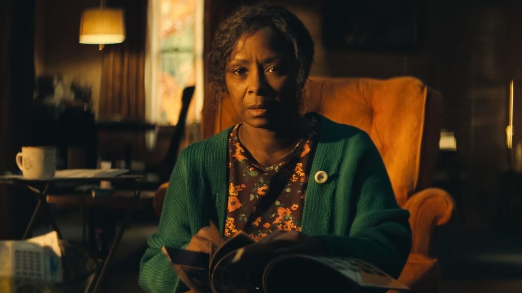 Alice, la mère d'Anna dans la série His and Hers