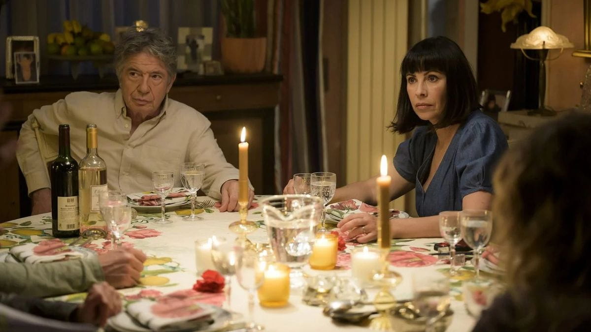 Philippe (Lionnel Astier) et Myriam Mercier (Mathilda May) dans la série La Belle et le Boulanger sur TF1.